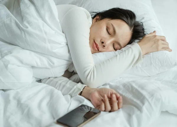 FTT_Thức khuya gây đau dạ dày